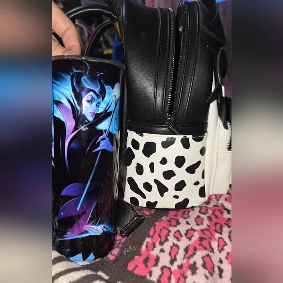 Disney Loungefly Cruella De Vil Backpack - Picture 16 of 16